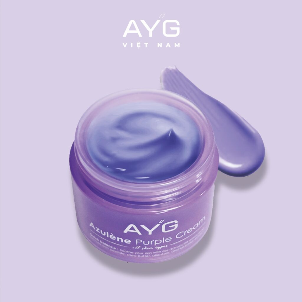 Kem dưỡng da Uskin Azulène Purple Cream màu tím.